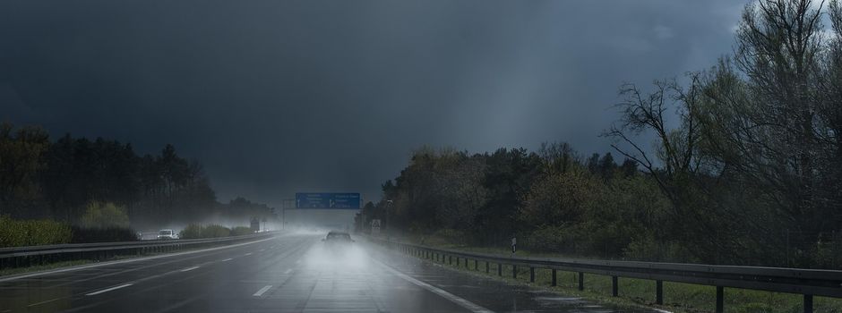 Aquaplaning-Unfall auf A61 bei Gensingen