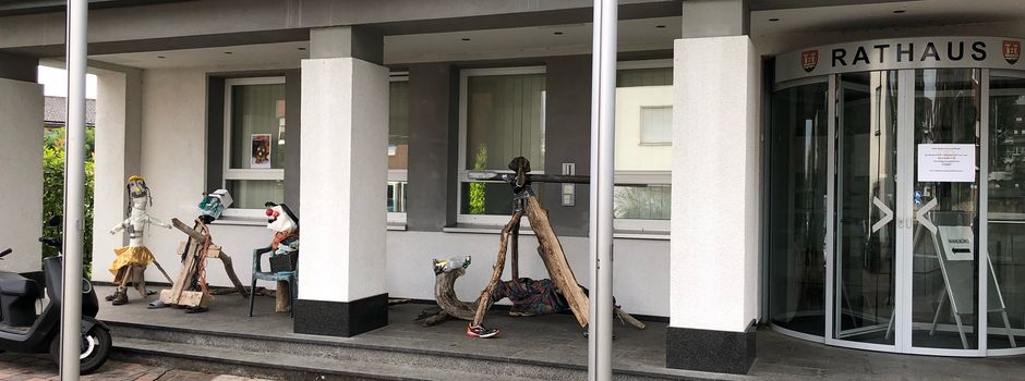 RhineCleanUp in Niederkassel: Rhein aufräumen und Müll-Kunstwerke bauen