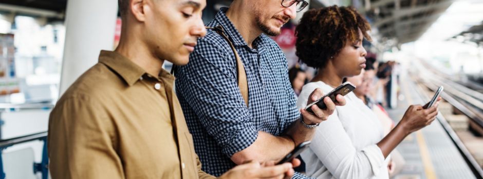 Immer am Tippen - Wieso ihr & eure Handys mich richtig nervt!