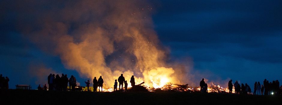 Gelungenes Osterfeuer lockt zahlreiche Besucher an