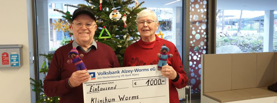 Ehepaar spendet 1000 Euro und 120 Teddybären an Klinikum Worms