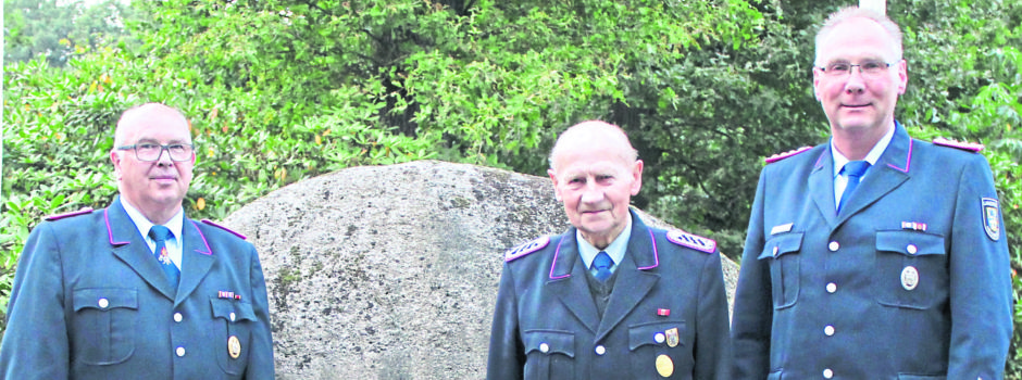 Hermann Willenbockel geehrt: Seit 70 Jahren in der Behringer Ortswehr