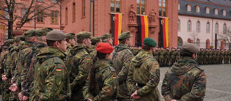 160 Soldaten versammeln sich vor Mainzer Landtag