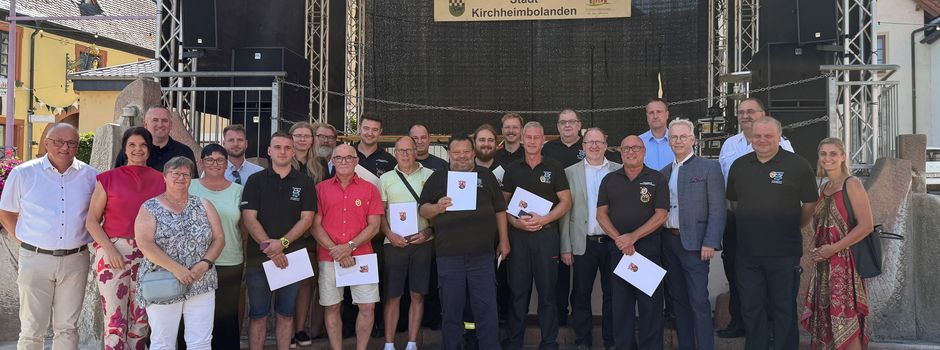 Ehrenzeichen für langjährigen Feuerwehrdienst verliehen 