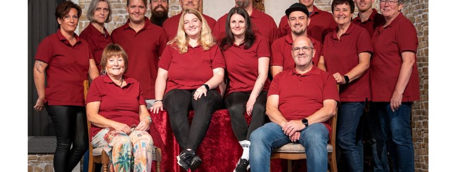 „Die Moritzen“ laden ein zur turbulenten Komödie „Der Juwelen-Priester“