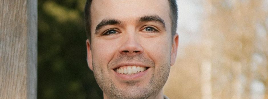 Maikundgebung mit mehreren Rednern