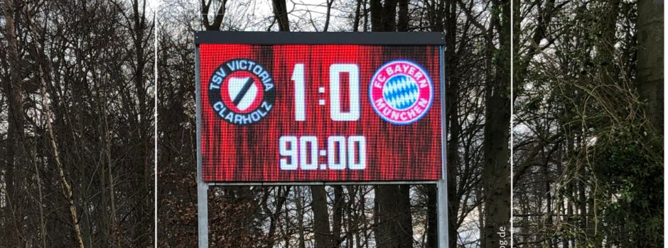 Neue Anzeigetafel im Clarholzer Holzhofstadion