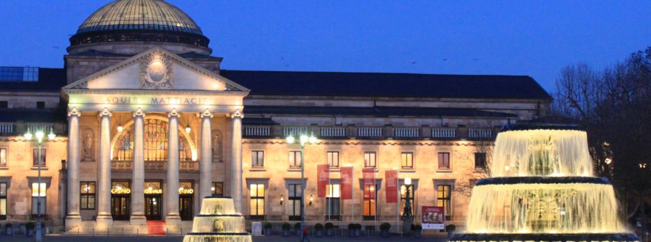 Mann (23) von Gruppe am Wiesbadener Kurhaus attackiert