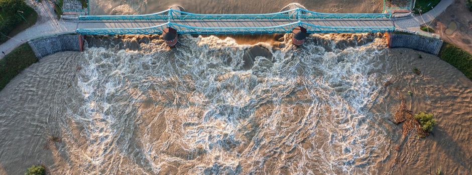 Aufräumen nach Flutkatastrophe - Aussicht auf EU-Hilfe