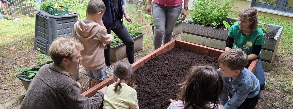 Kita Lummerland erhält neues Kinderhochbeet