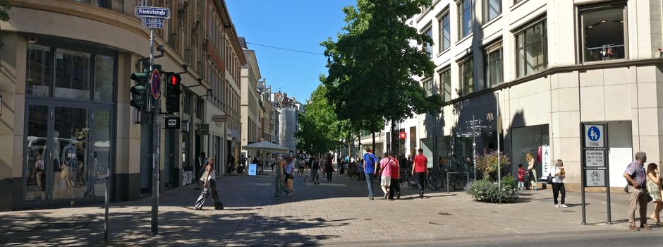 Wird die Wiesbadener Fußgängerzone zu selten gereinigt?