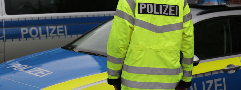 Böller in Geschäft geworfen