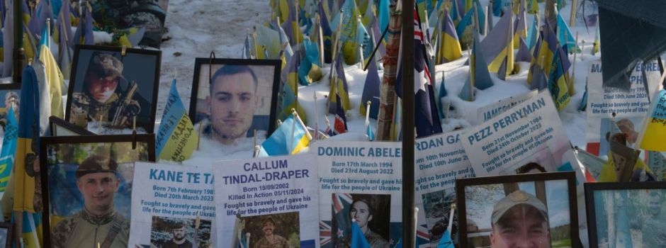 Drei Jahre Krieg: Ukraine erhält Milliardenhilfen und kämpft