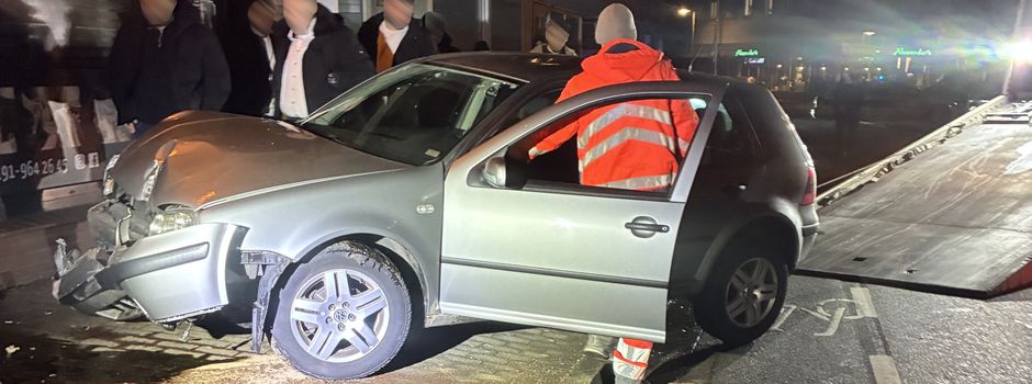 Unfall sorgt für dunkle Straßen und verbrannte Pizza für Einsatz unter Atemschutz