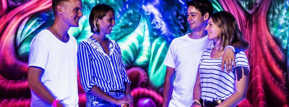Minigolf mal anders im Glowgolf in Augsburg