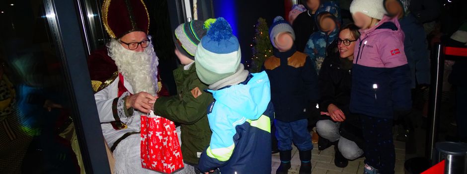 Nikolaus kommt zum Versicherungsbüro Kisters in Hellenhahn