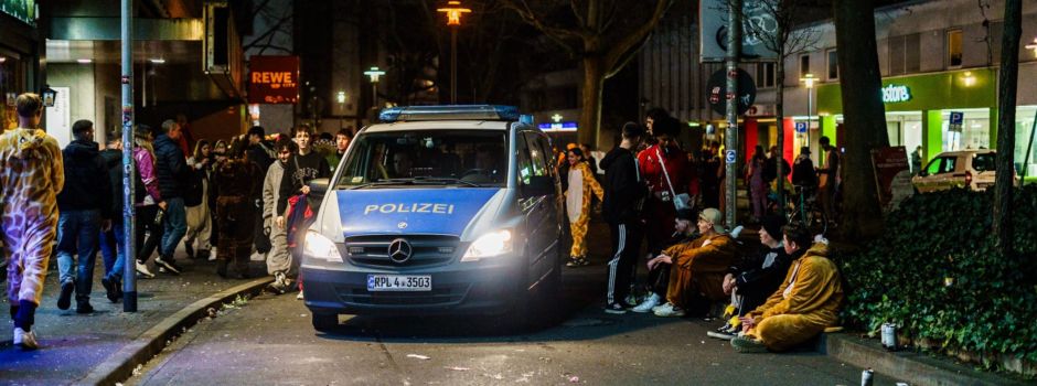 Weil er nicht feiern durfte: Betrunkener wählt 50 Mal Notruf