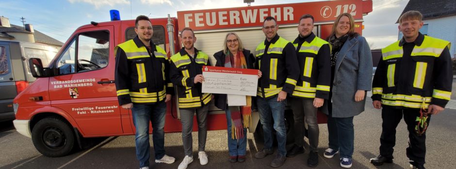 Spendenübergabe „Aktion alter Weihnachtsbaum 2024“