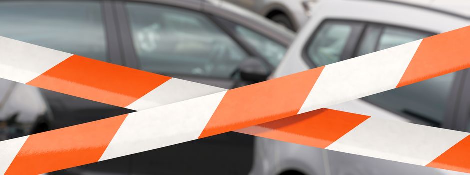 Bürofenster eines Autohauses aufgehebelt