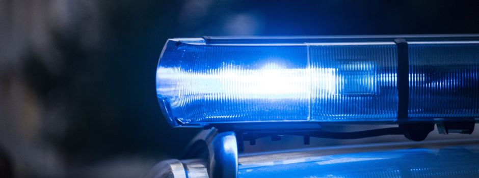 Schwerer Unfall: Mainzer BMW kracht auf A3 in Anhänger – Mädchen verletzt