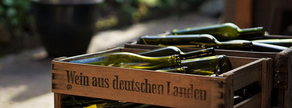 Mit 3 Promille: Mann bricht in Garage ein und klaut Weinkisten