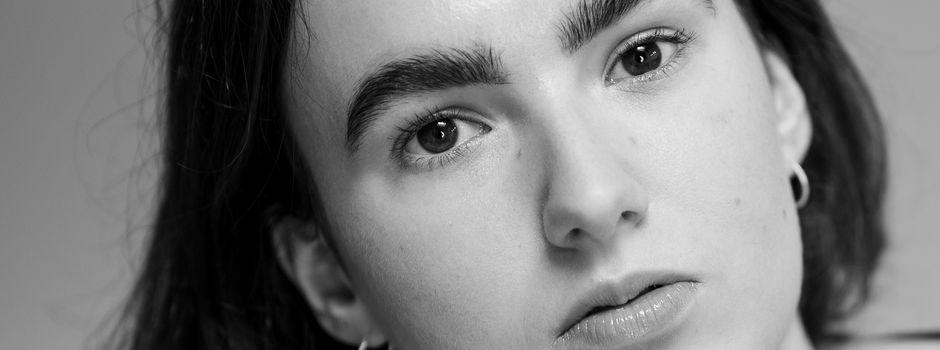 Was passiert hinter der Fassade der jungen, anonymen, digitalaffinen Köpfe?