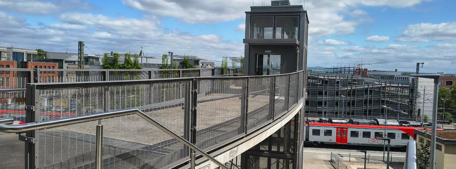 Nach drei Jahren: Stadt Mainz eröffnet Aufzug am Bahnhof Römisches Theater