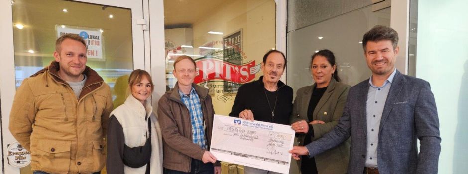 Pit’s Kneipe spendet an Kita Lieblingsplatz