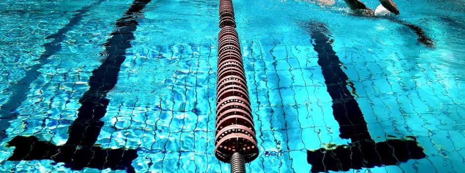 Wiesbadener Schwimmbad evakuiert