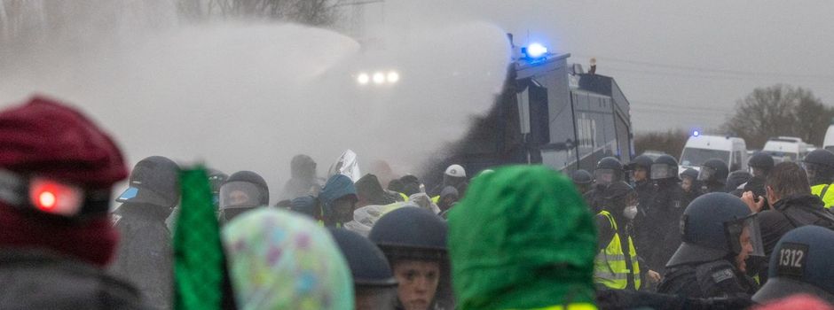 Große Proteste gegen Gründung neuer AfD-Jugendorganisation