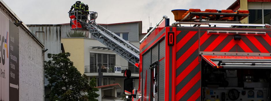 Massiver Rauch nach Brand in Wiesbadener Autowerkstatt