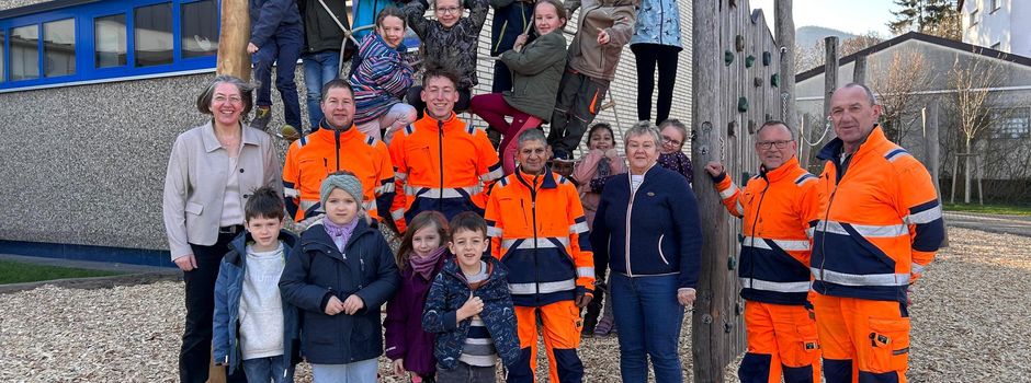 Kletteranlage im Schulhof wieder bespielbar