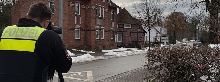 Mit dem Auto zu schnell vor der Kita