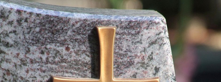 Jährliche Überprüfung der Grabsteine auf den Friedhöfen der Samtgemeinde Heeseberg