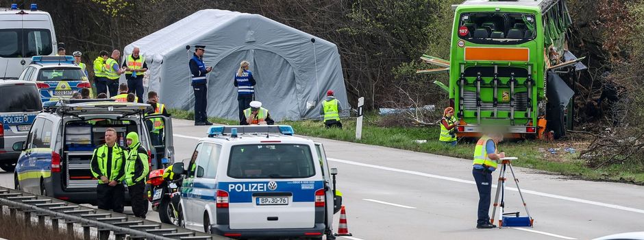 Schwerer Busunfall: Drei der vier Todesopfer identifiziert