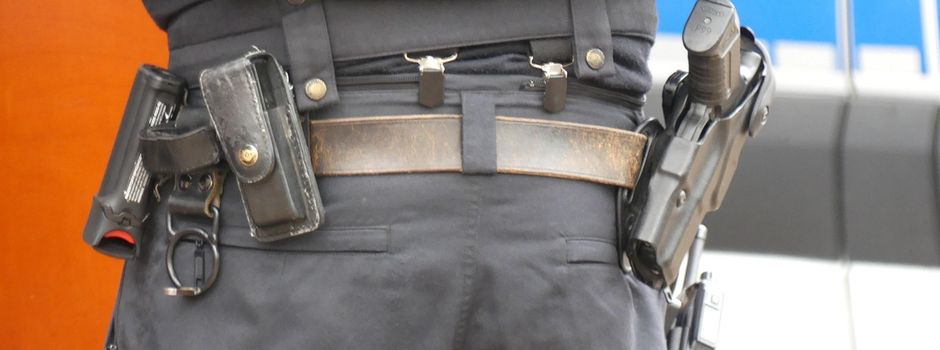 Kurioser Unfall in Koblenz: Betrunkener beleidigt Opfer und flüchtet vor Polizei