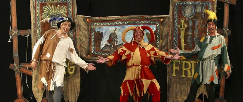 Narrenspektakel in Dexheim: Kikeriki Theater zeigt „Siegfrieds Nibelungenentzündung“