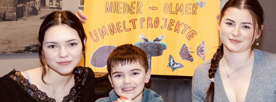 Kinder spenden 360 Euro für Blumenkübel in Nieder-Olm