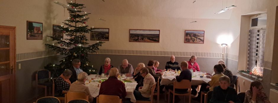 Gemütliche Seniorenweihnachtsfeier in der Gemeinde Nostorf