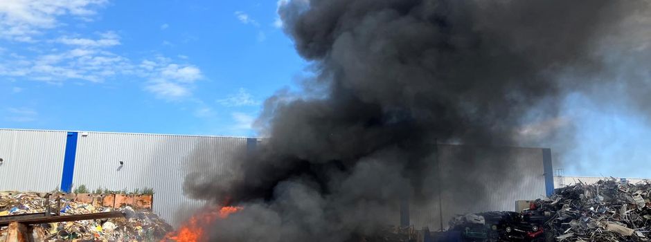 Hohe Rauchsäule über Worms: Großeinsatz für Feuerwehren