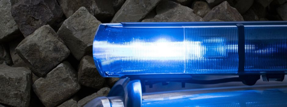 Westerwald: Unbekannte werfen Pflasterstein aus Auto auf entgegenkommendes Fahrzeug