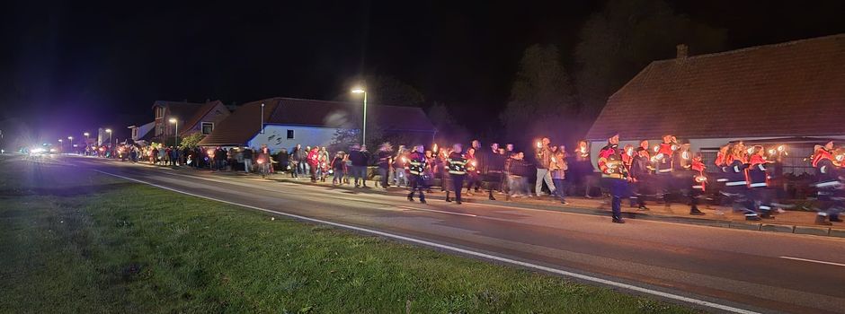 Fackel - und Laternenumzug in Zölkow