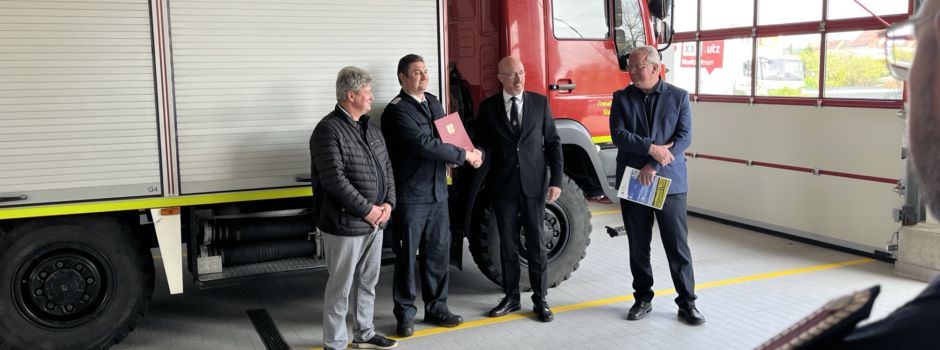 Besuch vom Innenminister: Fördermittelübergabe für neues Tanklöschfahrzeug