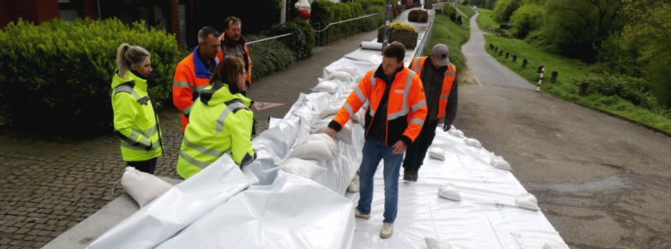 Spontane Hochwasserschutzübung der Stadt Niederkassel
