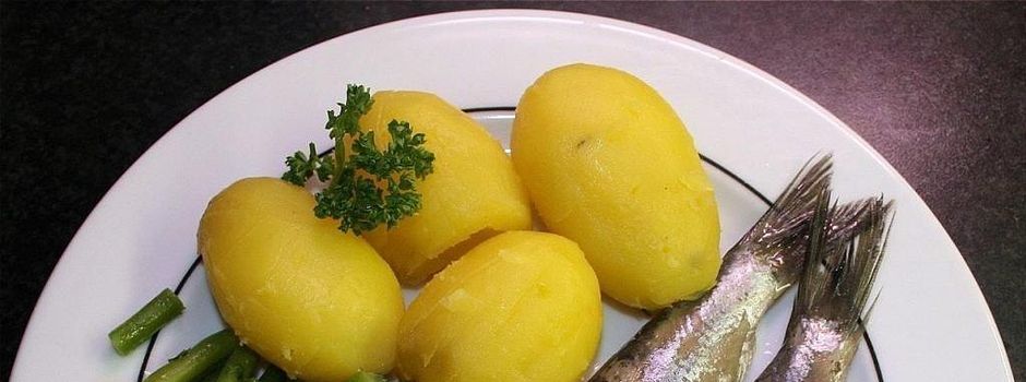 Heringsessen in der “Kaffie Stuff“ in Straßenhaus!