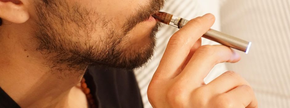 Alarm aus Wiesbaden: Ministerin warnt vor Gefahr durch Vapes für Kinder