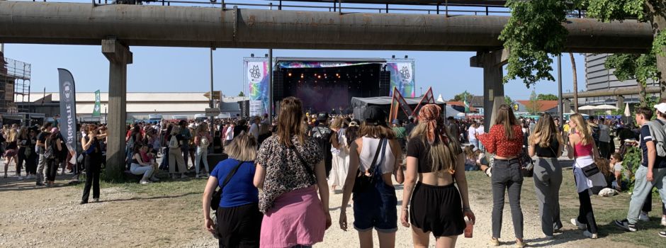 Viel Liebe und Moshpits: So war der zweite Tag des Modular Festivals