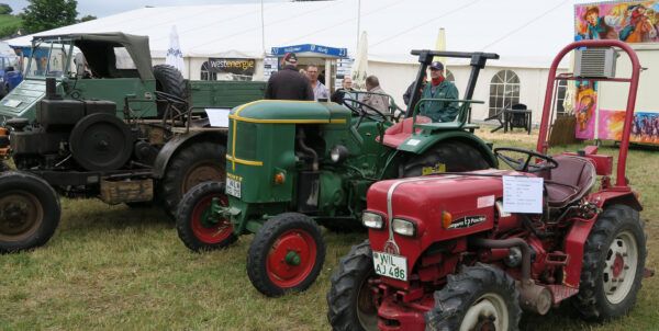 Treffpunkt von Oldtimertraktoren