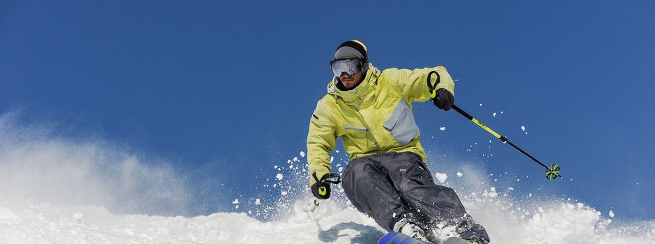 In Skiwelten eintauchen und den Spaß auf den Pisten genießen