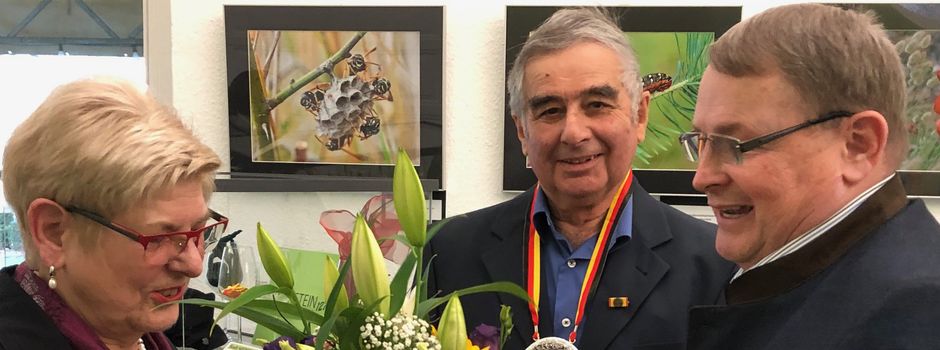 Rudi Schott von Stadt Nierstein mit dem silbernen Stadtsiegel am Bande ausgezeichnet
